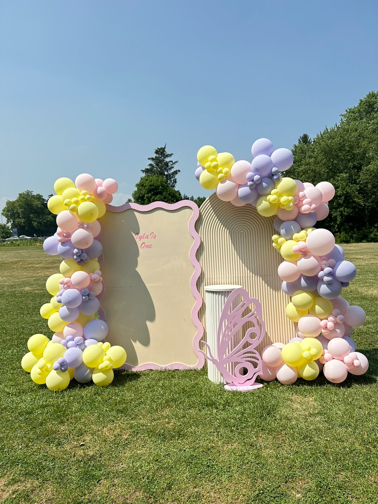 Kids Birthday decor by Decor by JD